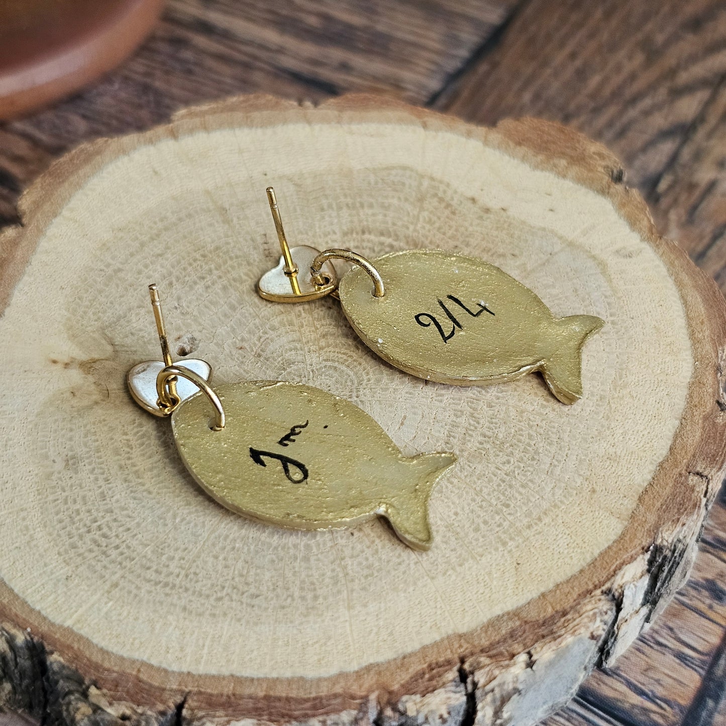 Boucles d'Oreilles "Les Poissons de Valentine" : Art romantique Peinte à la Main