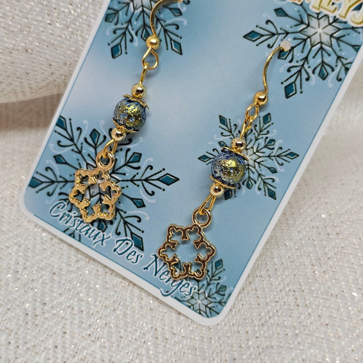 Boucles d'oreilles Flocon de Neige perle bleu reflet