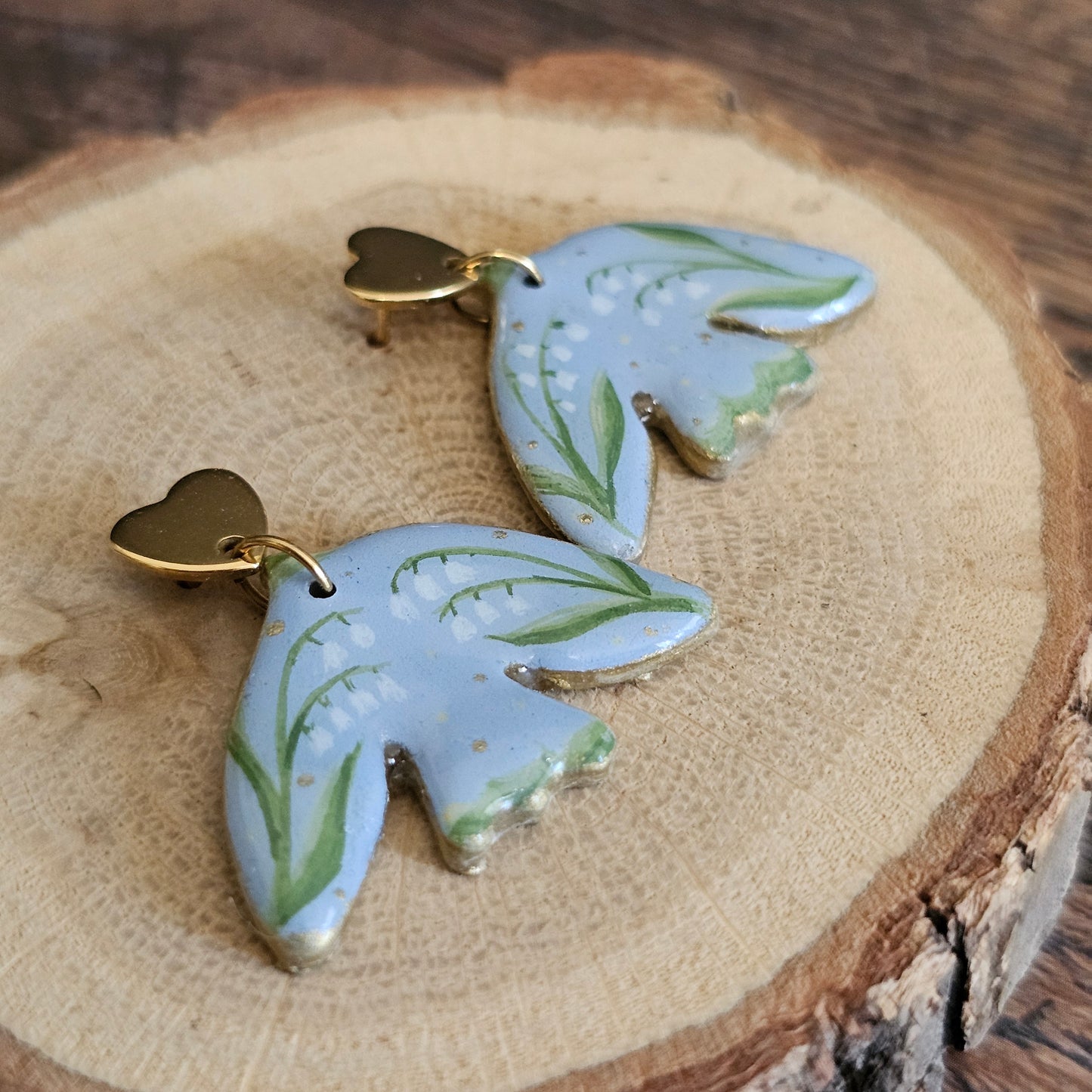 Boucles d'Oreilles "Les Oiseaux de Muguet" : Art Floral Peinte à la Main