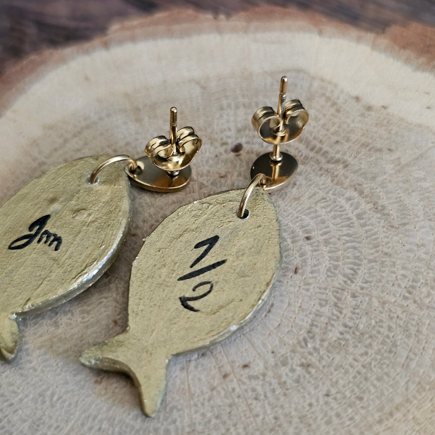 Boucles d'Oreilles "Les Poissons de Muguette" : Art Floral Peinte à la Main