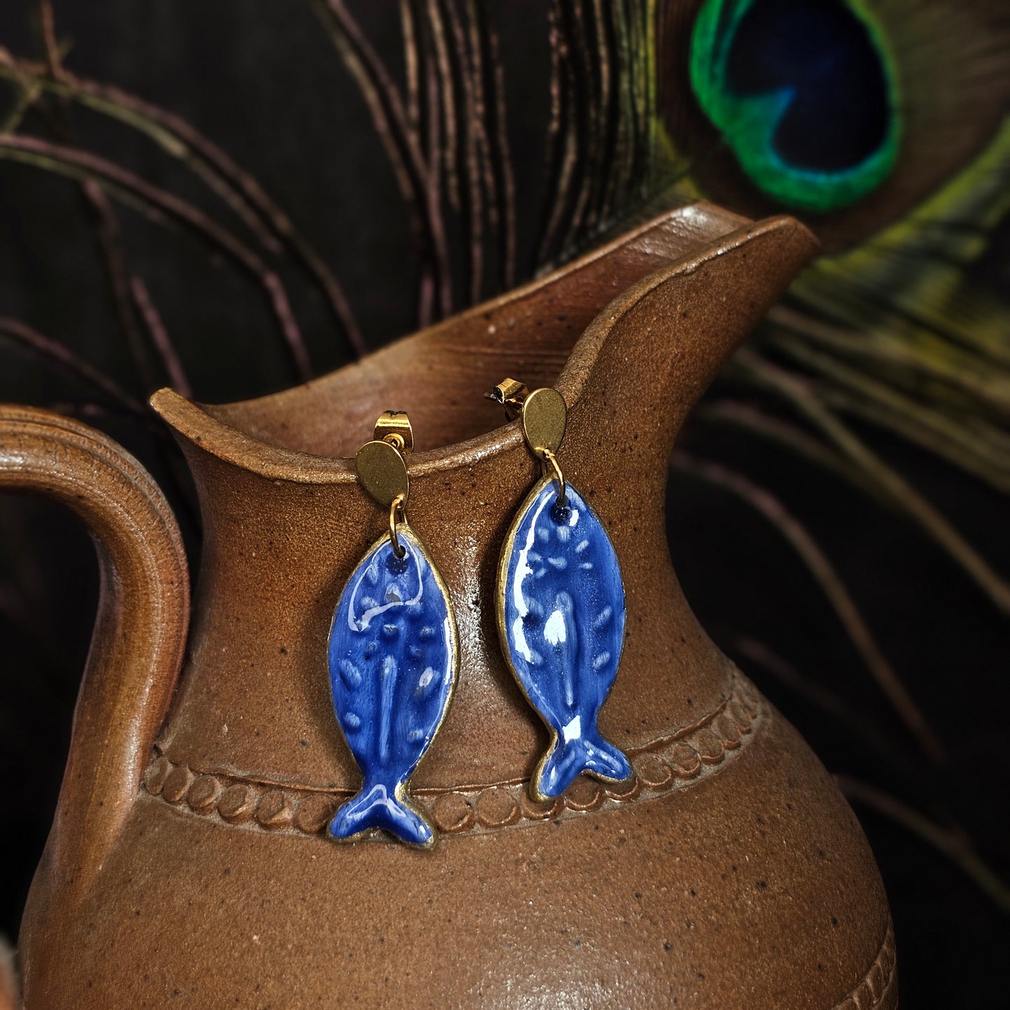 Boucles d'Oreilles "Les poissons d’Azure" : Art Folklorique Peinte à la Main
