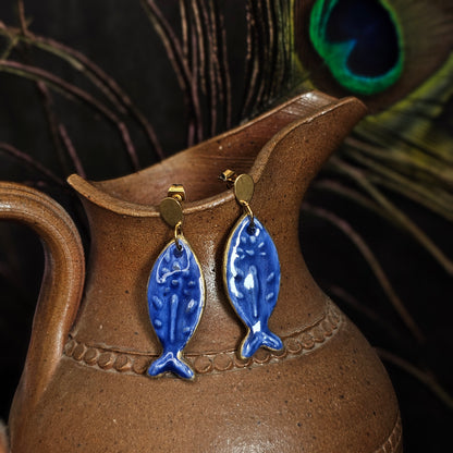 Boucles d'Oreilles "Les poissons d’Azure" : Art Folklorique Peinte à la Main