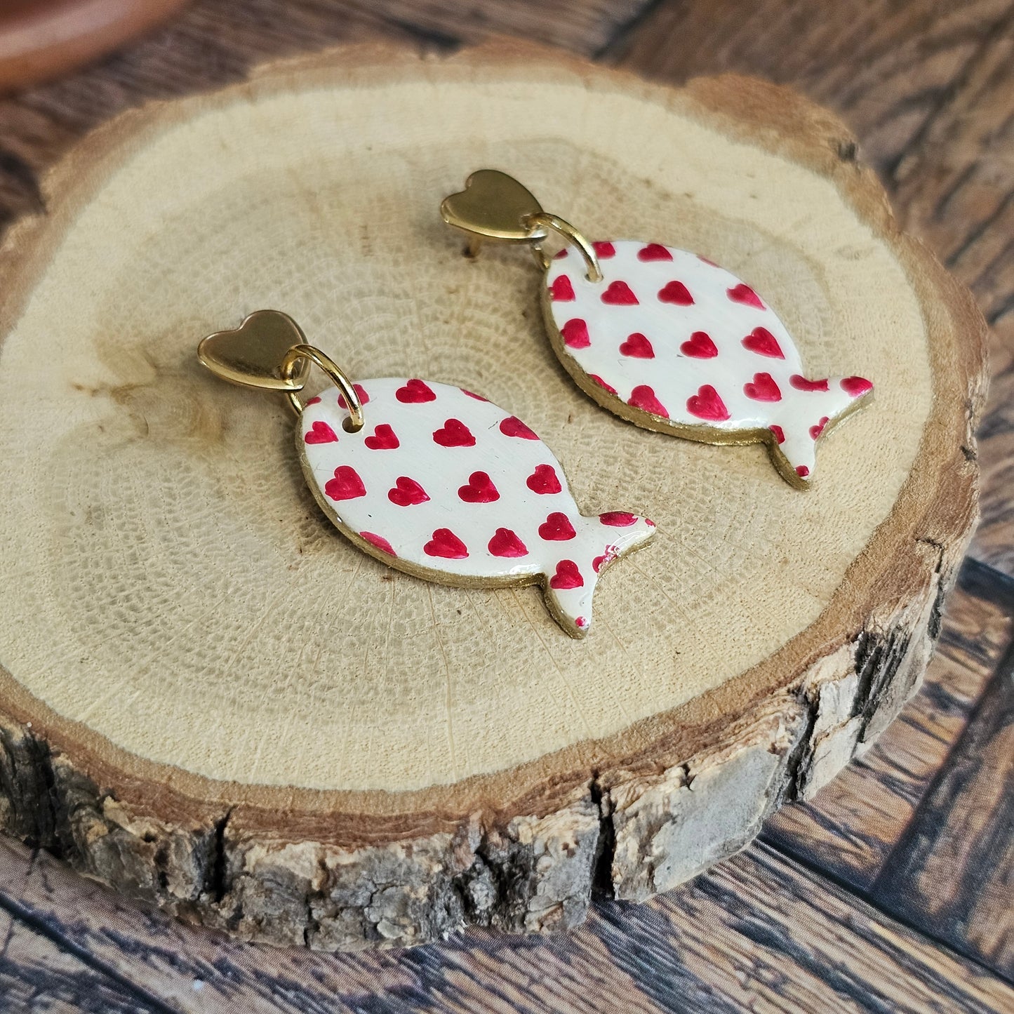 Boucles d'Oreilles "Les Poissons de Valentine" : Art romantique Peinte à la Main