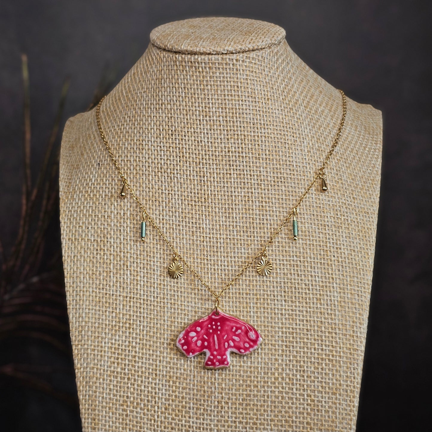 Collier "Les oiseaux de Maya" : Art Folklorique Peinte à la Main