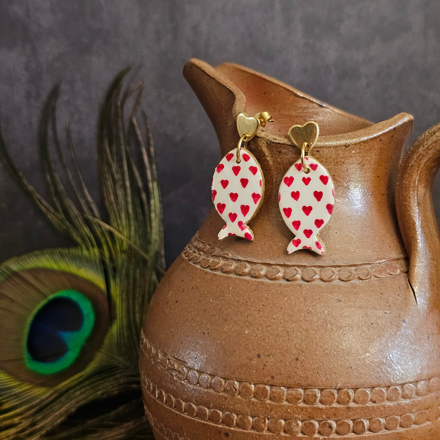 Boucles d'Oreilles "Les Poissons de Valentine" : Art romantique Peinte à la Main