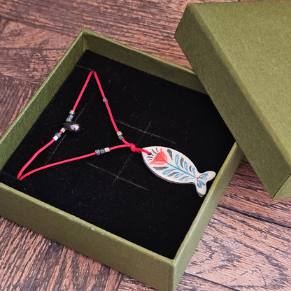 Collier "Les poissons de Mariam" : Art Folklorique Peinte à la Main