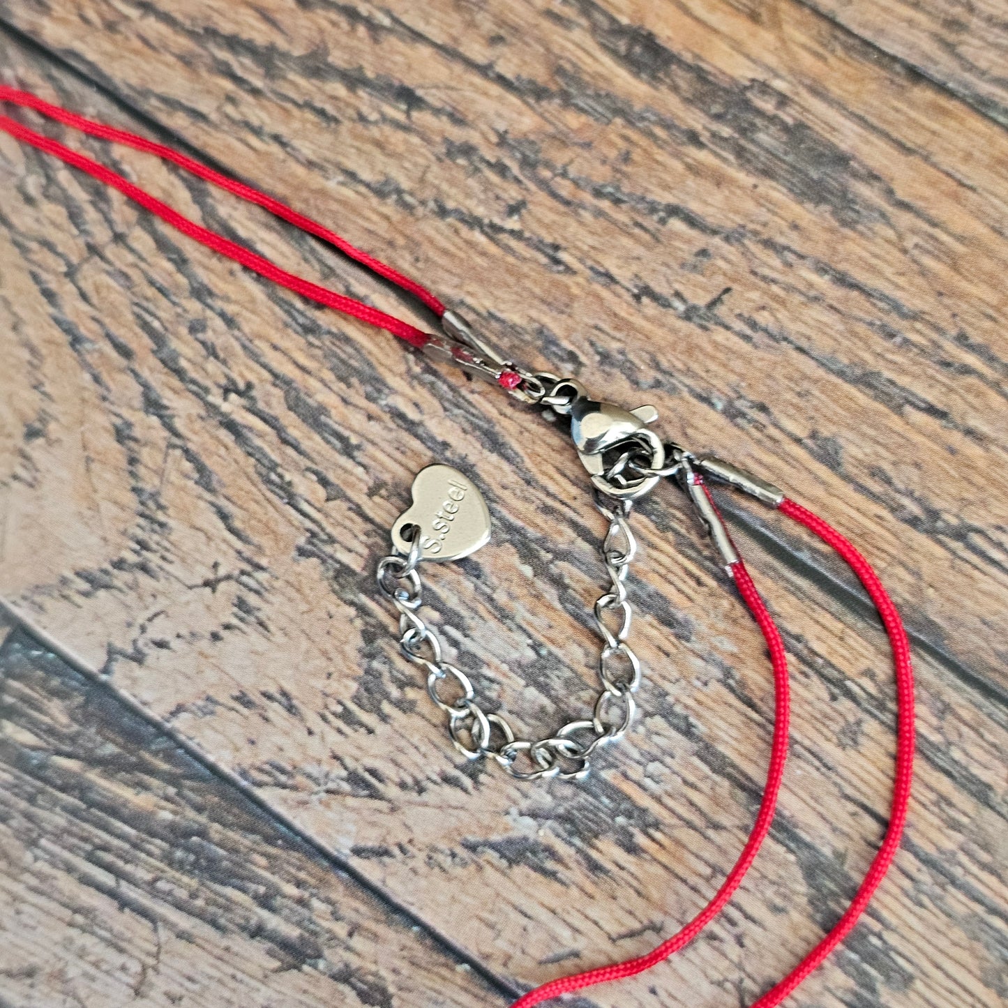 Collier "Les poissons de Mariam" : Art Folklorique Peinte à la Main